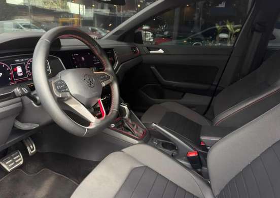 VOLKSWAGEN-POLO-2024