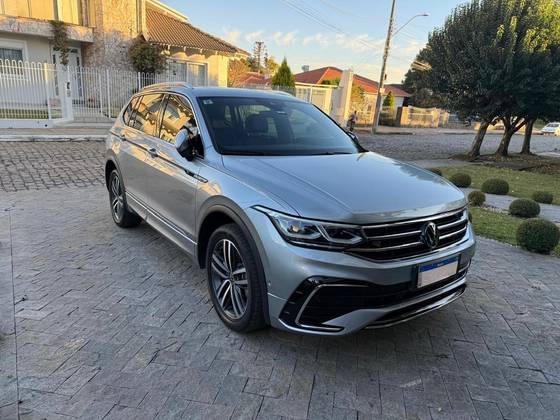 VOLKSWAGEN TIGUAN 2.0 300 TSI GASOLINA ALLSPACE R-LINE AUTOMÁTICO
