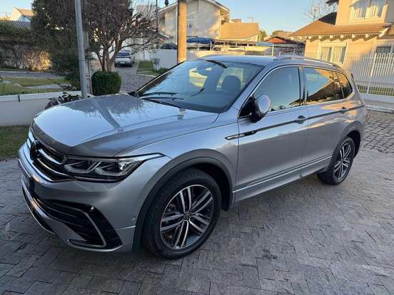 VOLKSWAGEN-TIGUAN-2.0 300 TSI GASOLINA ALLSPACE R-LINE AUTOMÁTICO VOLKSWAGEN-TIGUAN-2024
