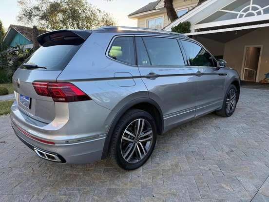 VOLKSWAGEN-TIGUAN-2024