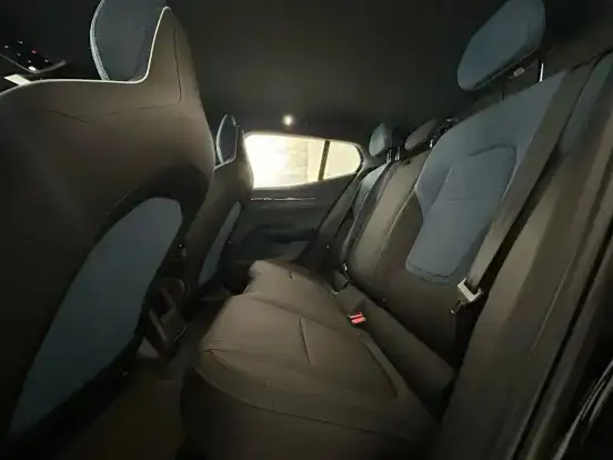 VOLVO-EX30-2024