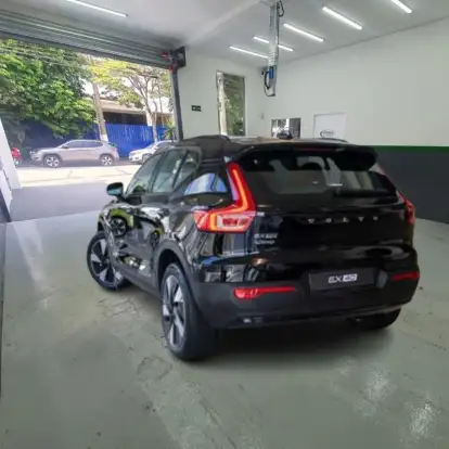 VOLVO-EX40-P8 RECHARGE TWIN ELECTRIC ULTRA BLACK EDITION AWD VOLVO-EX40-2026