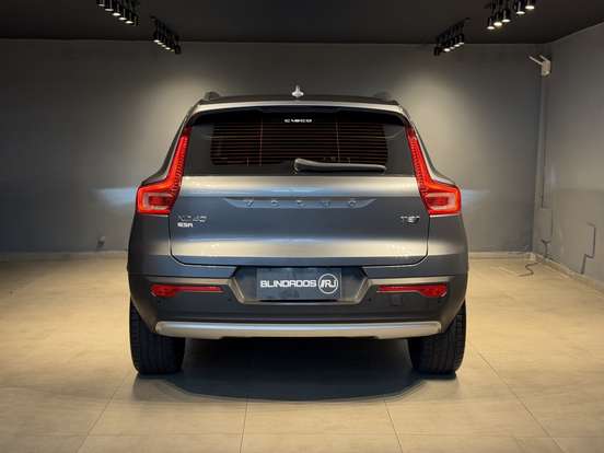 VOLVO-XC40-2.0 T5 GASOLINA MOMENTUM AWD GEARTRONIC VOLVO-XC40-2018