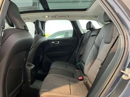 VOLVO-XC60-2025