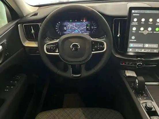 VOLVO-XC60-2025