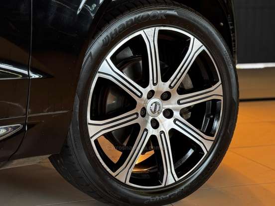 VOLVO-XC60-2019