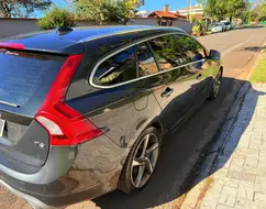 VOLVO V60 2.0 T6 R DESIGN TURBO GASOLINA 4P AUTOMÁTICO VOLVO V60 2.0 T6 R DESIGN TURBO GASOLINA 4P AUTOMÁTICO