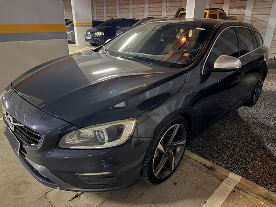 VOLVO-V60-2015