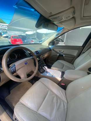 VOLVO-XC90-2010