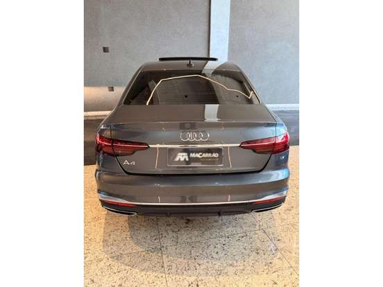 AUDI-A4-2021