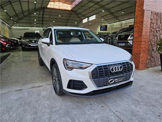 AUDI-Q3-2021