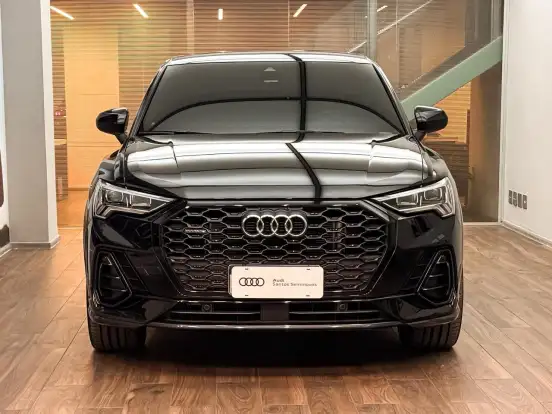 AUDI-Q3-2023