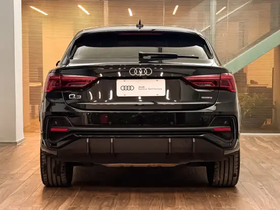 AUDI-Q3-2023