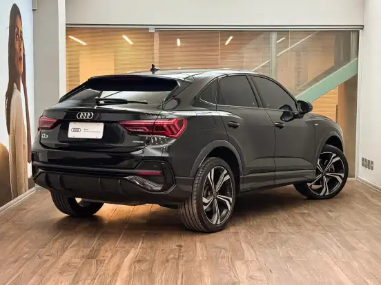 AUDI-Q3-2023