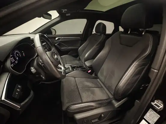 AUDI-Q3-2023