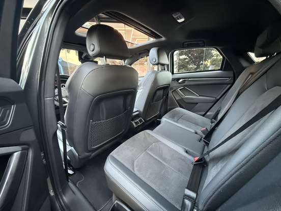 AUDI-Q3-2022