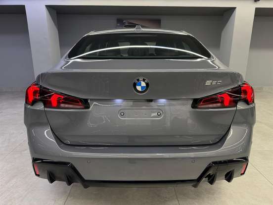 BMW-220i-2025