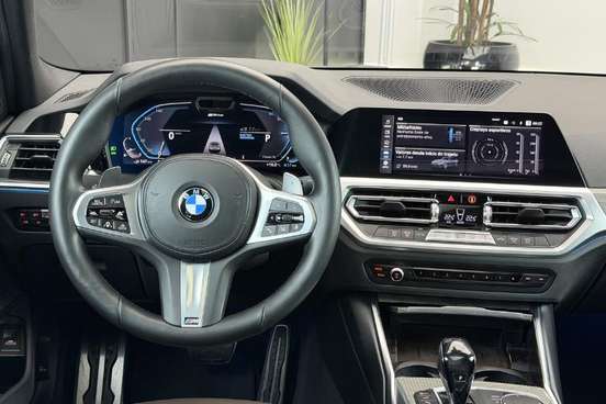BMW-330e-2020