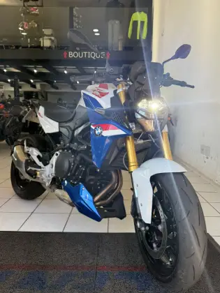 BMW F 900 R SPORT PLUS BMW F 900 R SPORT PLUS