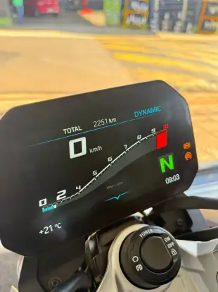 BMW-F 900 R SPORT PLUS-2024