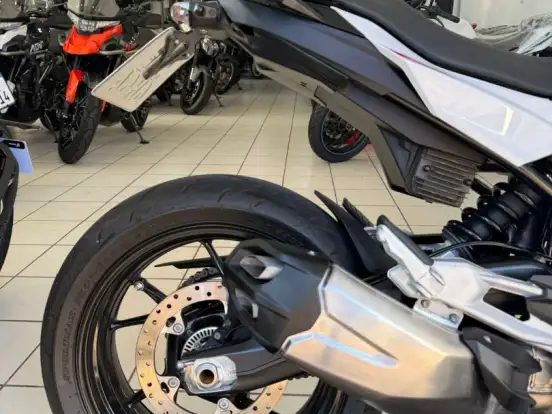 BMW-F 900 R SPORT PLUS BMW-F 900 R SPORT PLUS-2024