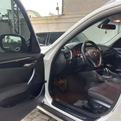 BMW-X1-2012