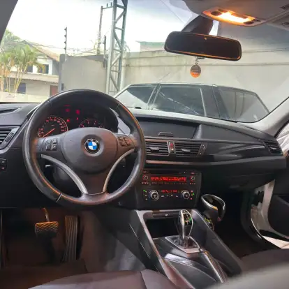BMW-X1-2012