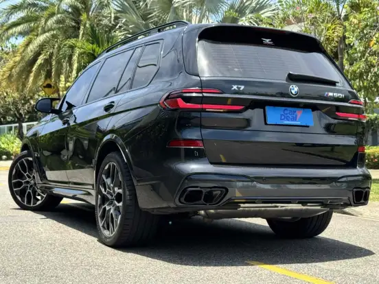 BMW-X7-2024