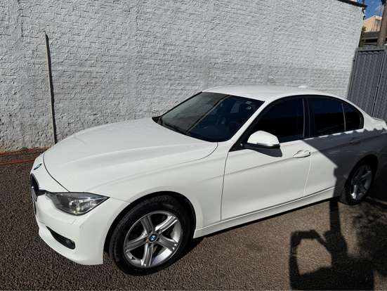 BMW-320i-2013
