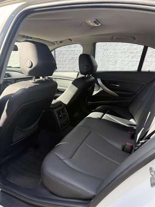 BMW-320i-2013