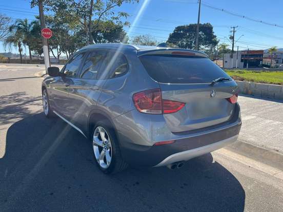 BMW-X1-2012