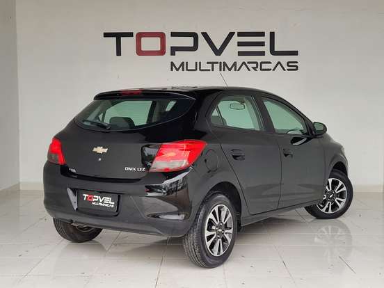 CHEVROLET-ONIX-2015