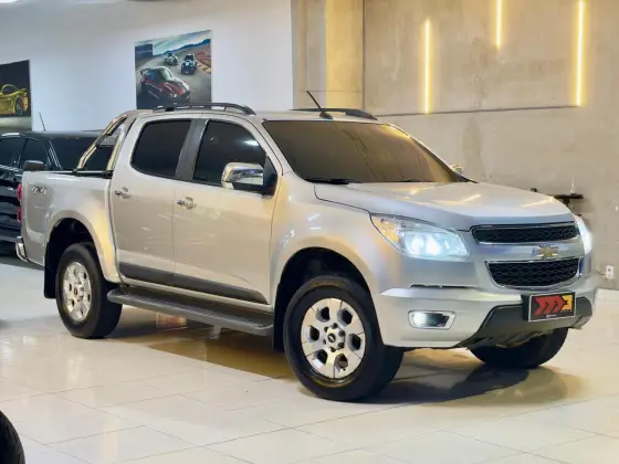 CHEVROLET S10 2.5 LTZ 4X4 CD 16V FLEX 4P MANUAL CHEVROLET S10 2.5 LTZ 4X4 CD 16V FLEX 4P MANUAL