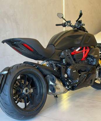 DUCATI-DIAVEL 1260 S-2023