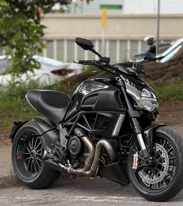 DUCATI DIAVEL CROMO 