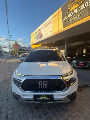 FIAT TORO 2.0 16V TURBO DIESEL RANCH 4WD AT9 FIAT TORO 2.0 16V TURBO DIESEL RANCH 4WD AT9