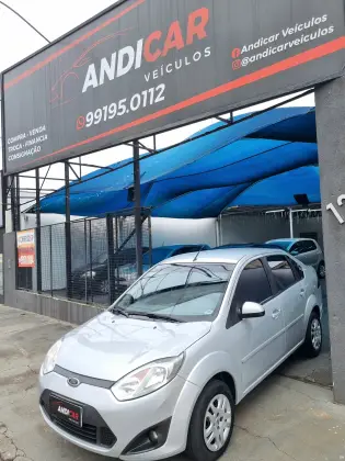 FORD FIESTA 1.6 ROCAM SEDAN 8V FLEX 4P MANUAL FORD FIESTA 1.6 ROCAM SEDAN 8V FLEX 4P MANUAL