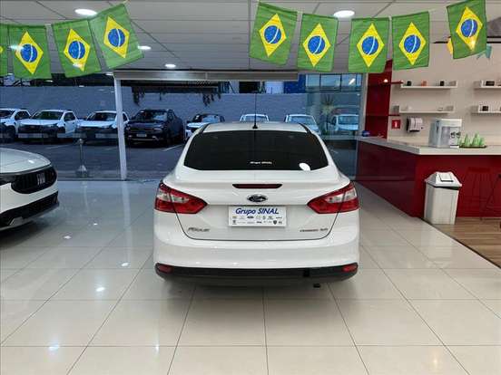 FORD-FOCUS-2.0 S SEDAN 16V FLEX 4P POWERSHIFT FORD-FOCUS-2014