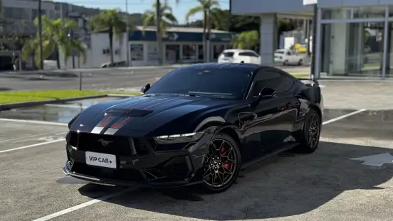 FORD-MUSTANG-2025