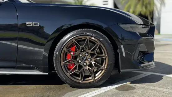 FORD-MUSTANG-2025