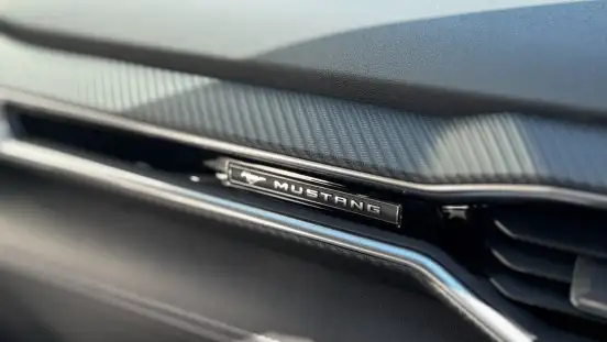 FORD-MUSTANG-2025