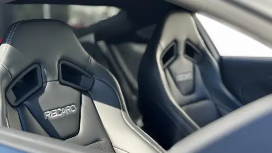 FORD-MUSTANG-2025