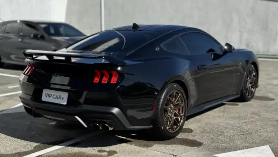 FORD-MUSTANG-2025