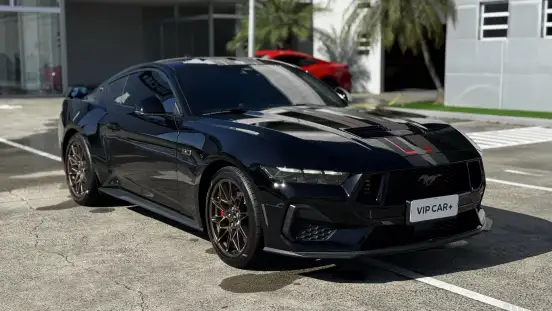 FORD-MUSTANG-2025