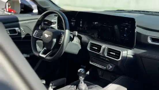 FORD-MUSTANG-2025
