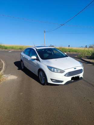 FORD-FOCUS-2017