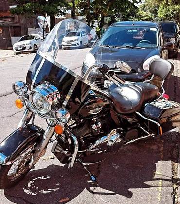 HARLEY-DAVIDSON ROAD KING CLASSIC 