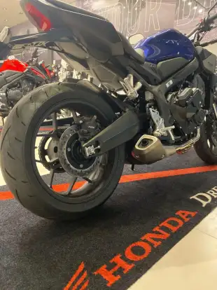 HONDA-CB 650R E-CLUTCH-2026