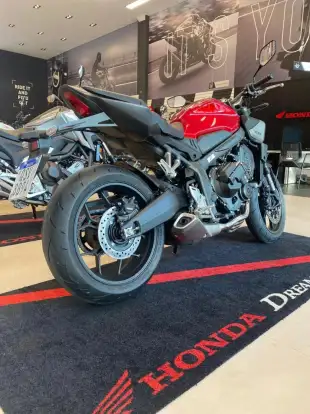 HONDA-CB 650R E-CLUTCH-2026
