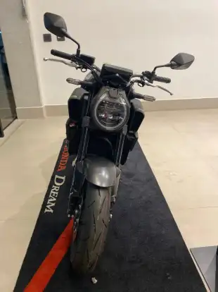 HONDA-CB 650R E-CLUTCH-2026